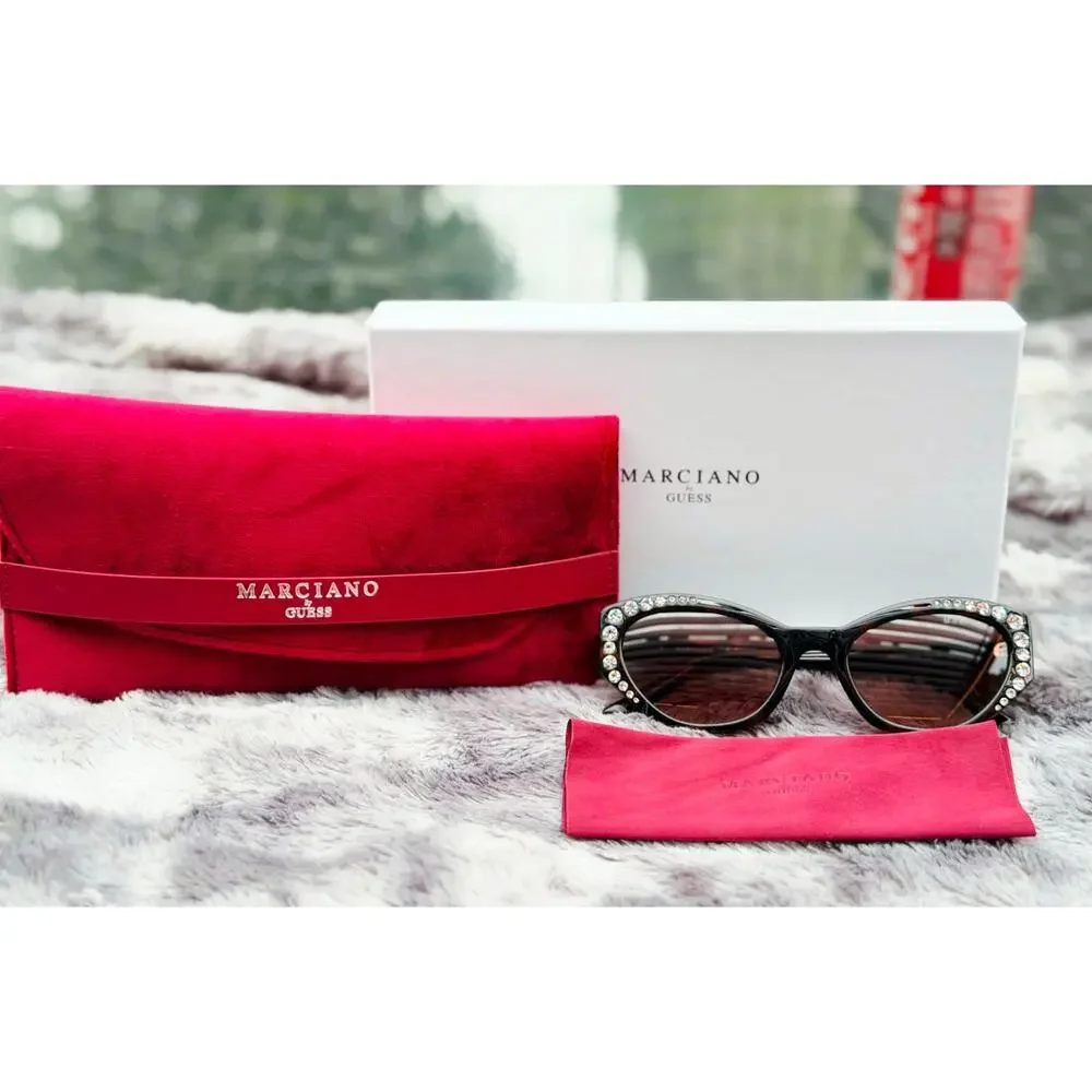 Guess by Marciano elevate your